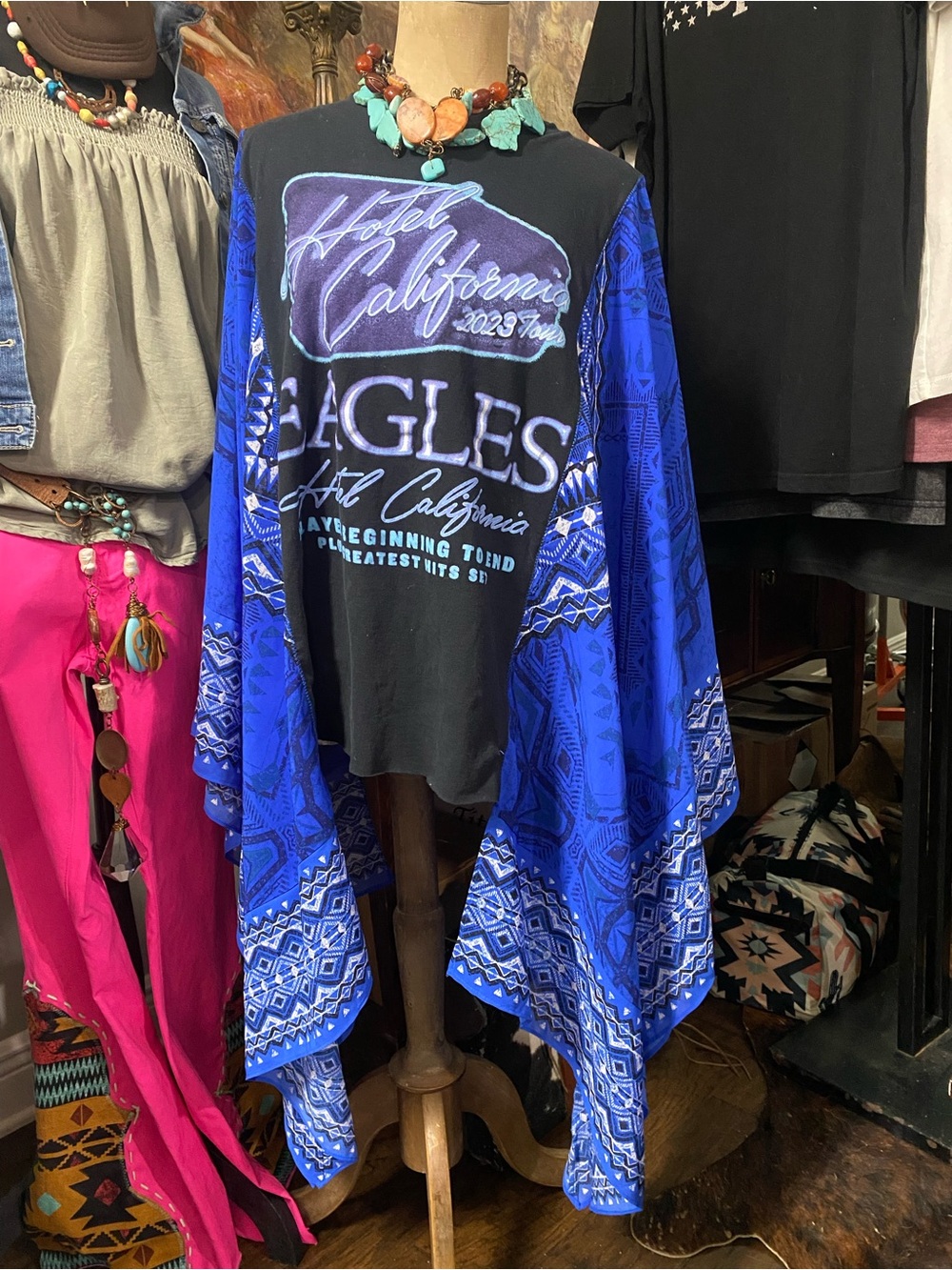 🛑SOLD🛑Gorgeous Eagles 'Hotel California' kimono sleeve tee